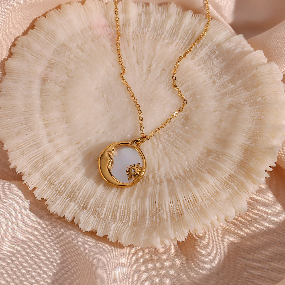 Evangeline Lunar Guld Halsband