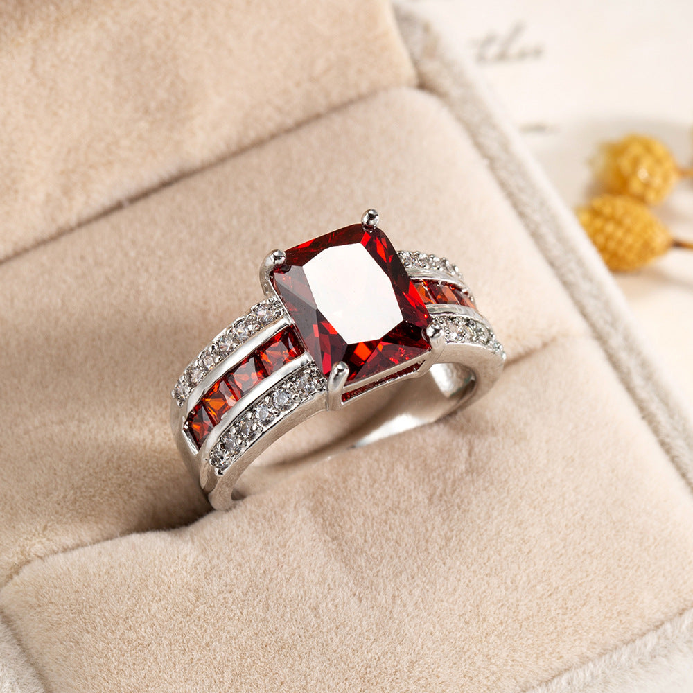 Kassira Redmont Ring | Vitguld