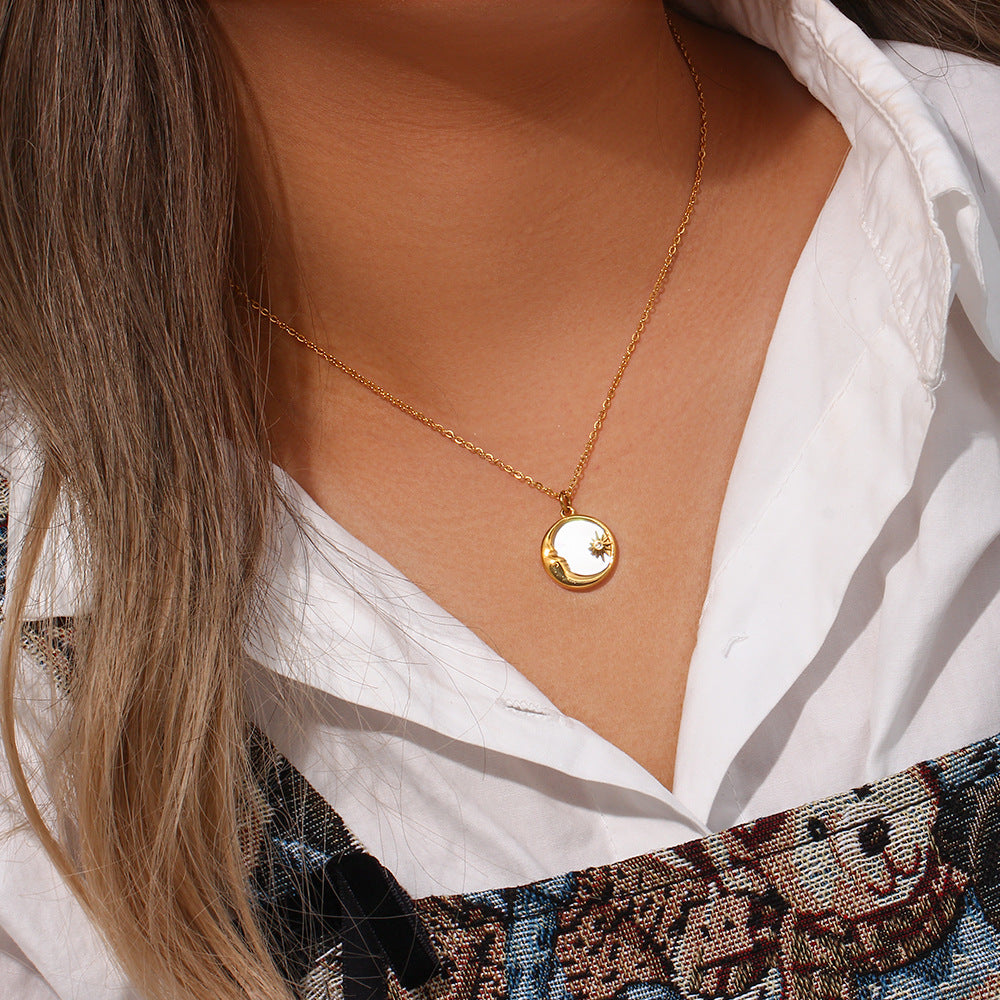 Evangeline Lunar Guld Halsband