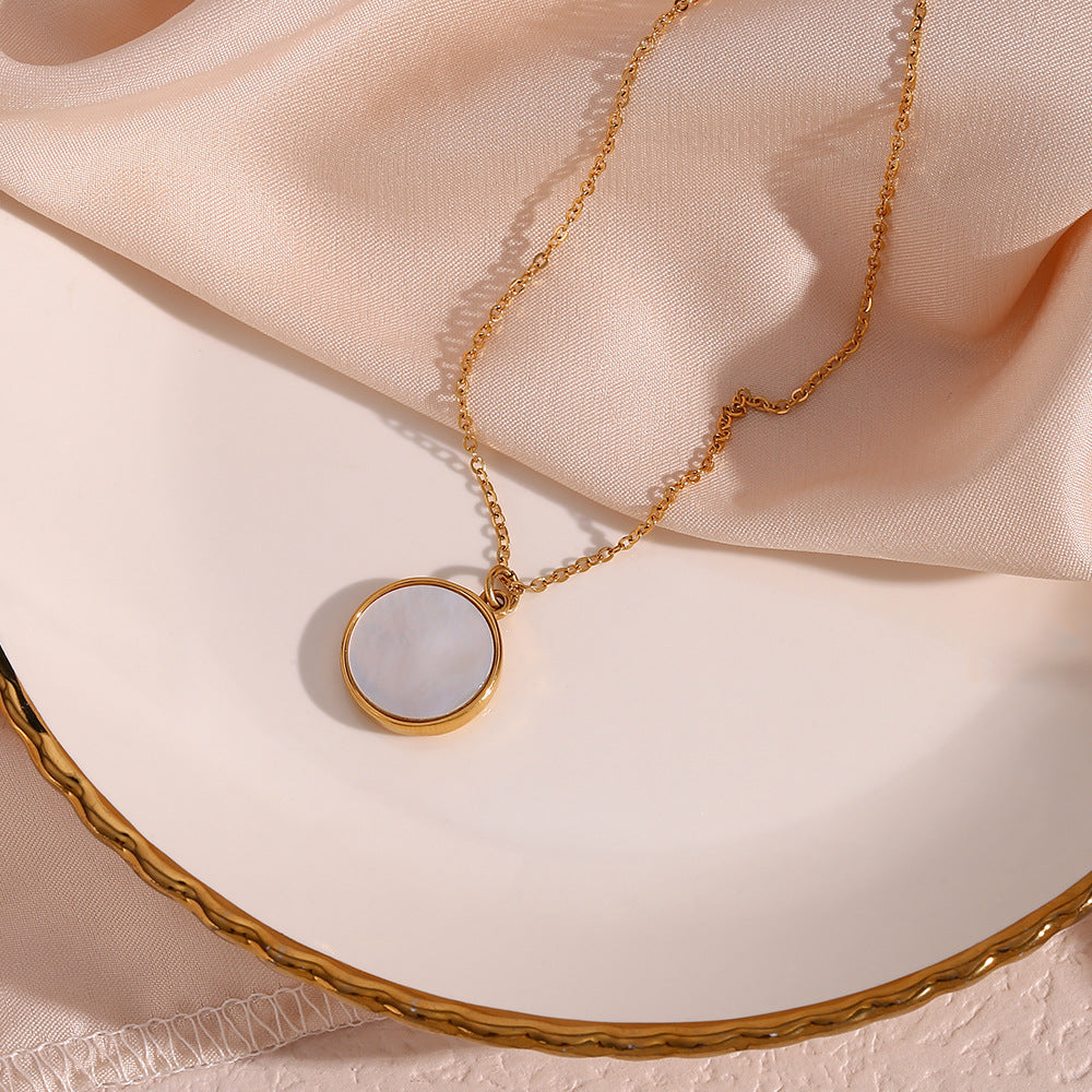 Evangeline Lunar Guld Halsband