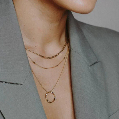 Öppen Circle Three Row Halsband | Guld