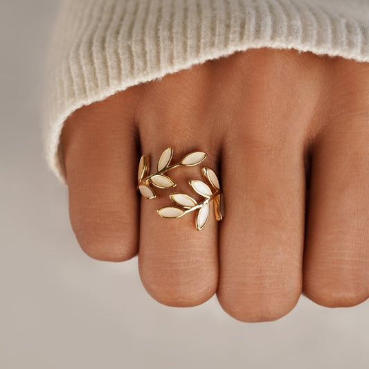 Guld Leaf Motif Ring